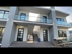 Customizable Frameless Glass Railing System For Safe And Modern Outdoor Fences