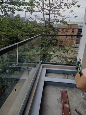 Outdoor Deck Frameless Glass Railing System With Handrail On Glass Top