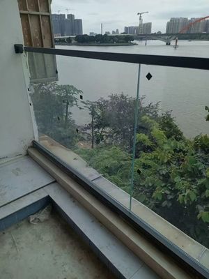 Frameless Aluminum U Channel Glass Railing Rectangular U Channel Balustrade