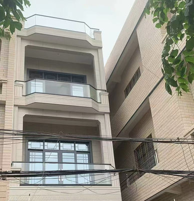 Compact Aluminum U Channel Glass Railing Waterproof Aluminum Glass Balustrade