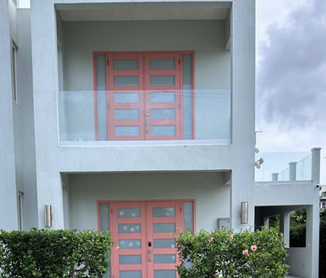 Frameless Glass Balustrade with 12mm Tempered Glass and Aluminum U Channel for Residential and Commercial Buildings