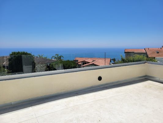 SGCC Tempered Glass U Channel Glass Railing with LED Light and Stable Structure for Modern Balcony Design