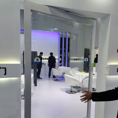 Aluminum Alloy Frame Luxury Design Laminated Tempered Glass Pivot Front Door in Customized Sizes for Single and Double Glass Type