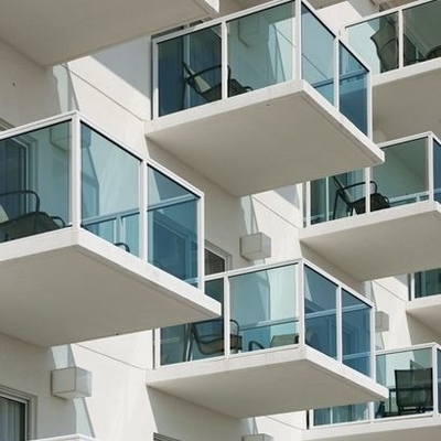 Customized Black Coating Frameless U Channel Glass Railing 12mm Toughened Glass Balustrade