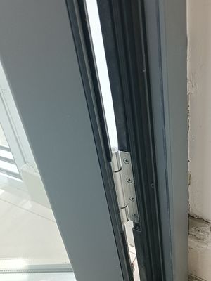 Heavy Duty Aluminum Folding Door with 10 Years Warranty and 50 Years Life Span for Sound Insulation