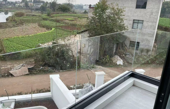 Versatile Aluminum U Channel Glass Railing Indoor Aluminum Glass Balustrade